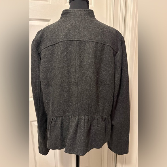 Apt. 9 Gray Blazer with Textured Fabric - Picture 4 of 7